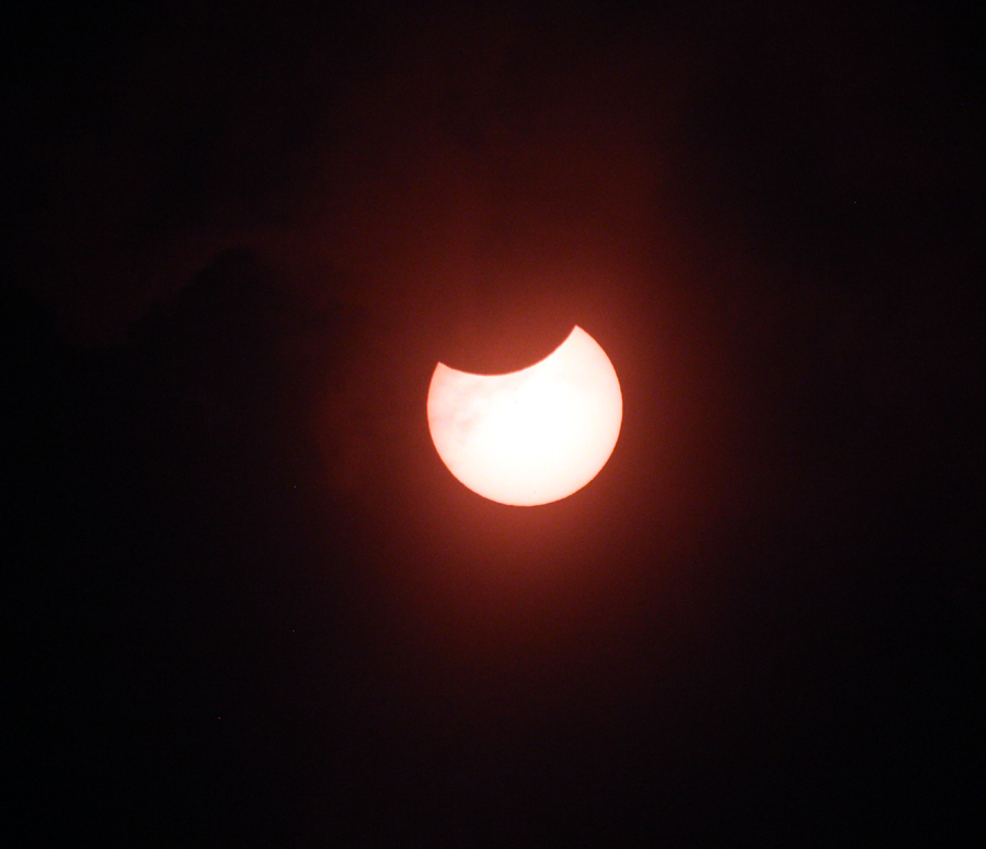 All eclipse shots were taken with a Canon 60Da camera